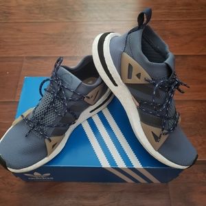 Adidas Arkyn Women's size 7